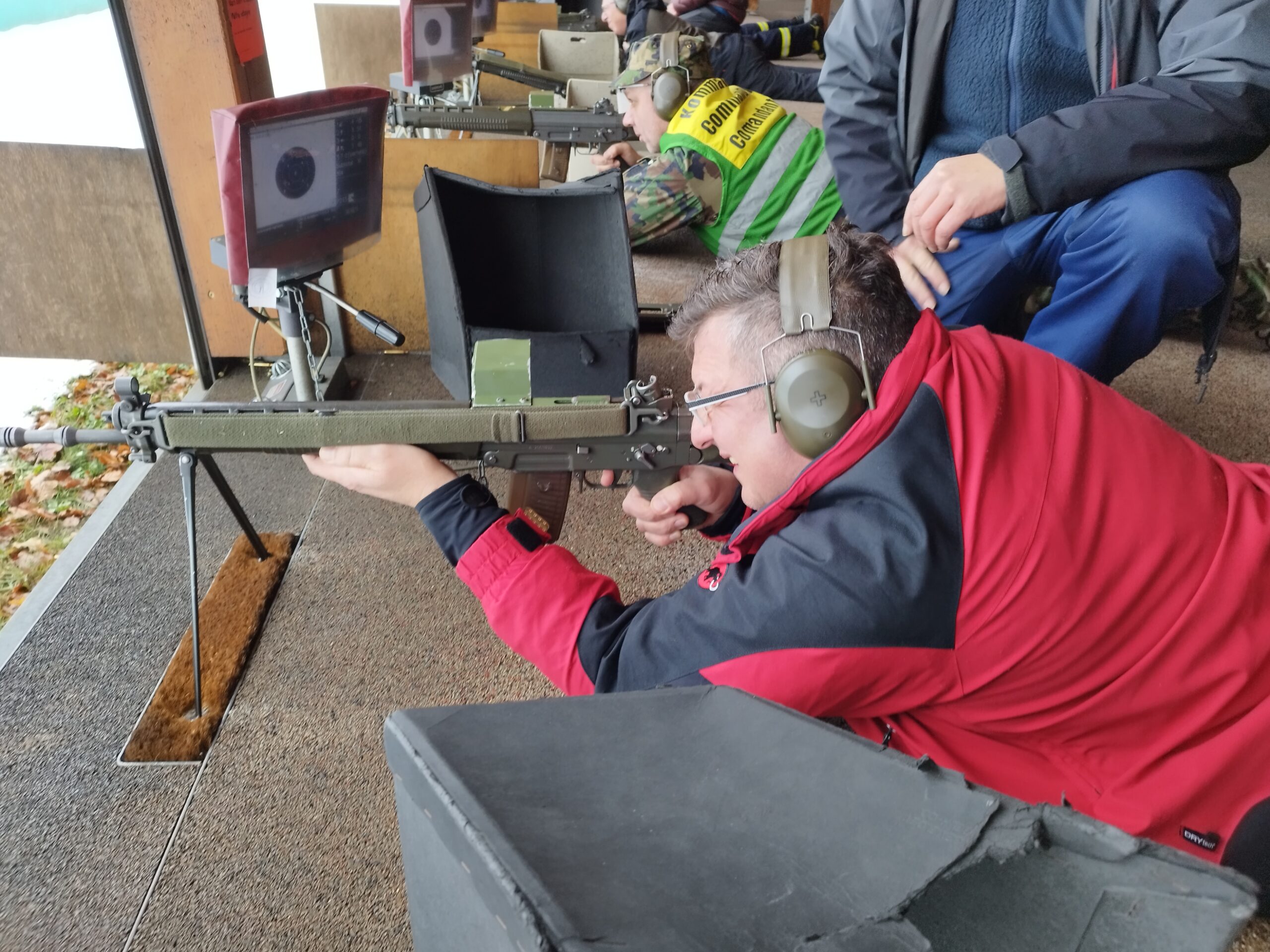 Schießen auf 300 Meter beim Berner Distanzmarsch - Teilnahme der IPA-Marschgruppe Offenburg